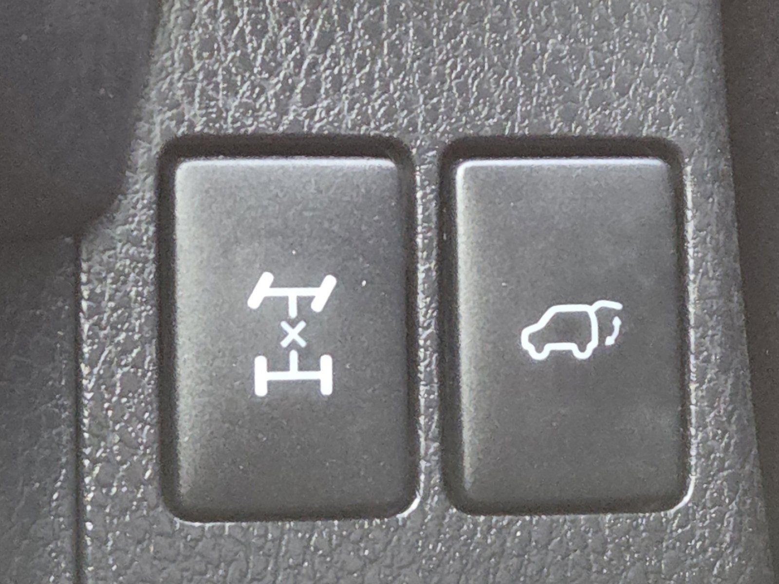 Used 2018 Toyota RAV4 XLE image 10