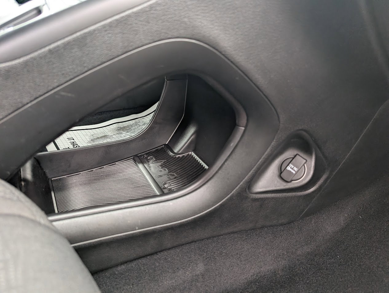 Used 2015 Chrysler 200 Limited w/ Convenience Group image 35