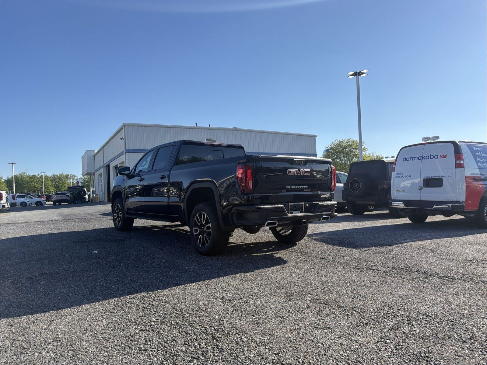 New 2026 GMC Sierra 1500 AT4 w/ AT4 Premium Package AWD/4WD image 4
