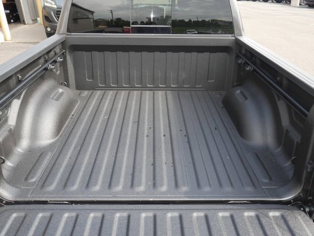 New 2026 RAM 1500 4x4 Crew Cab image 13