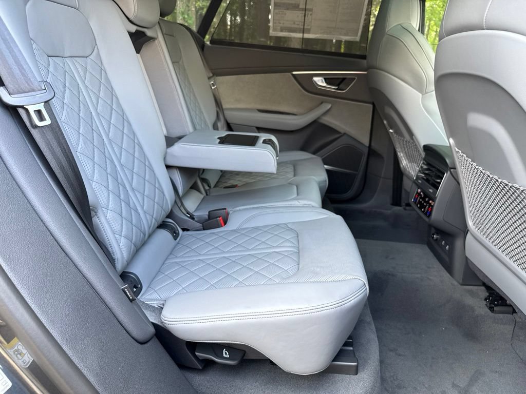 New 2027 Audi SQ8 Prestige AWD/4WD image 45