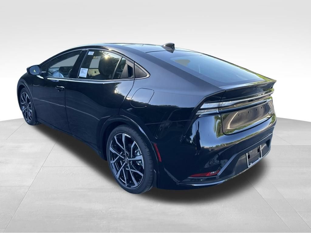New 2026 Toyota Prius Plug-In Hybrid FWD image 3