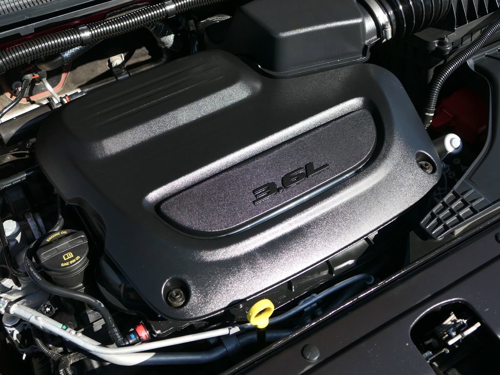 Used 2025 Chrysler Pacifica Select image 26