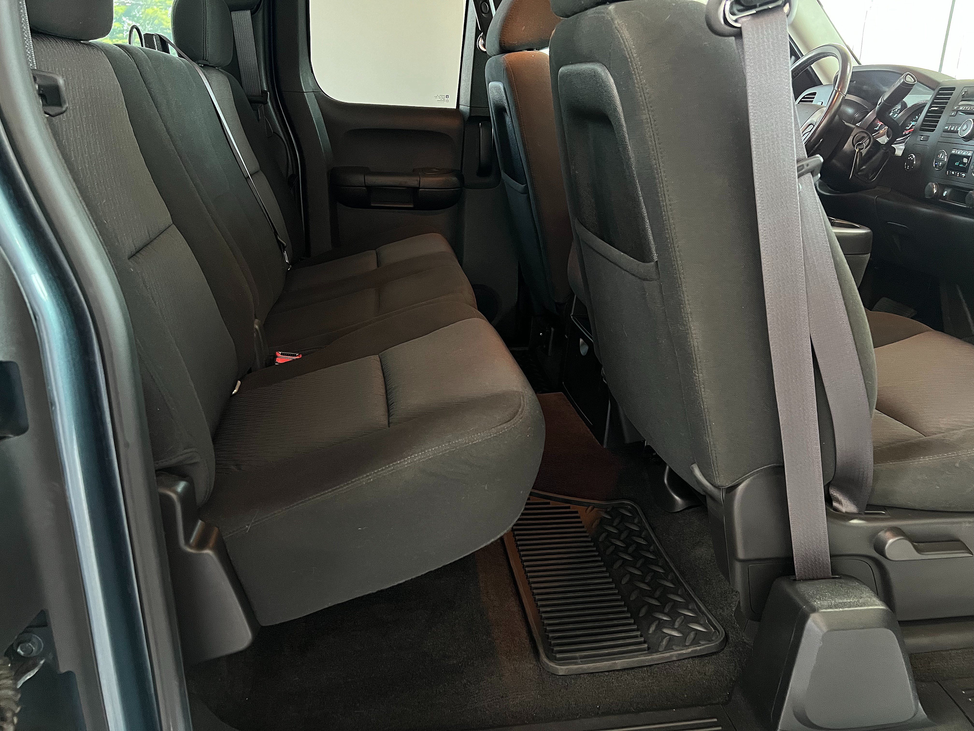 Used 2011 Chevrolet Silverado 2500 LT w/ Interior Plus Package AWD/4WD image 22