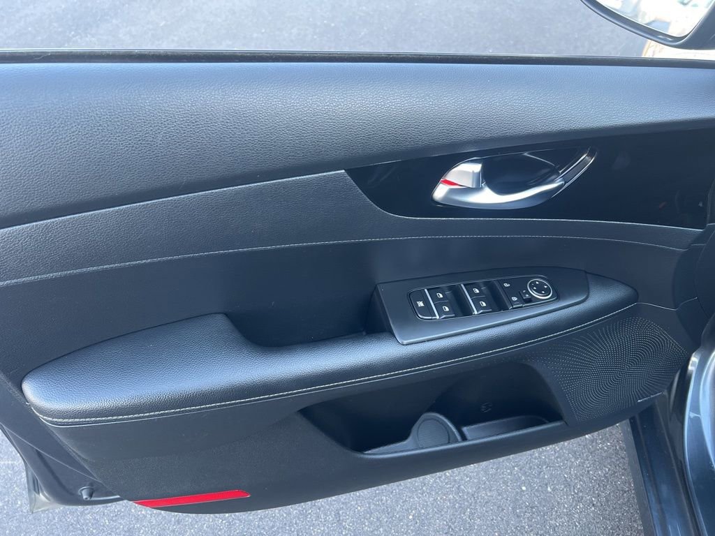 Used 2021 Kia Forte EX image 7