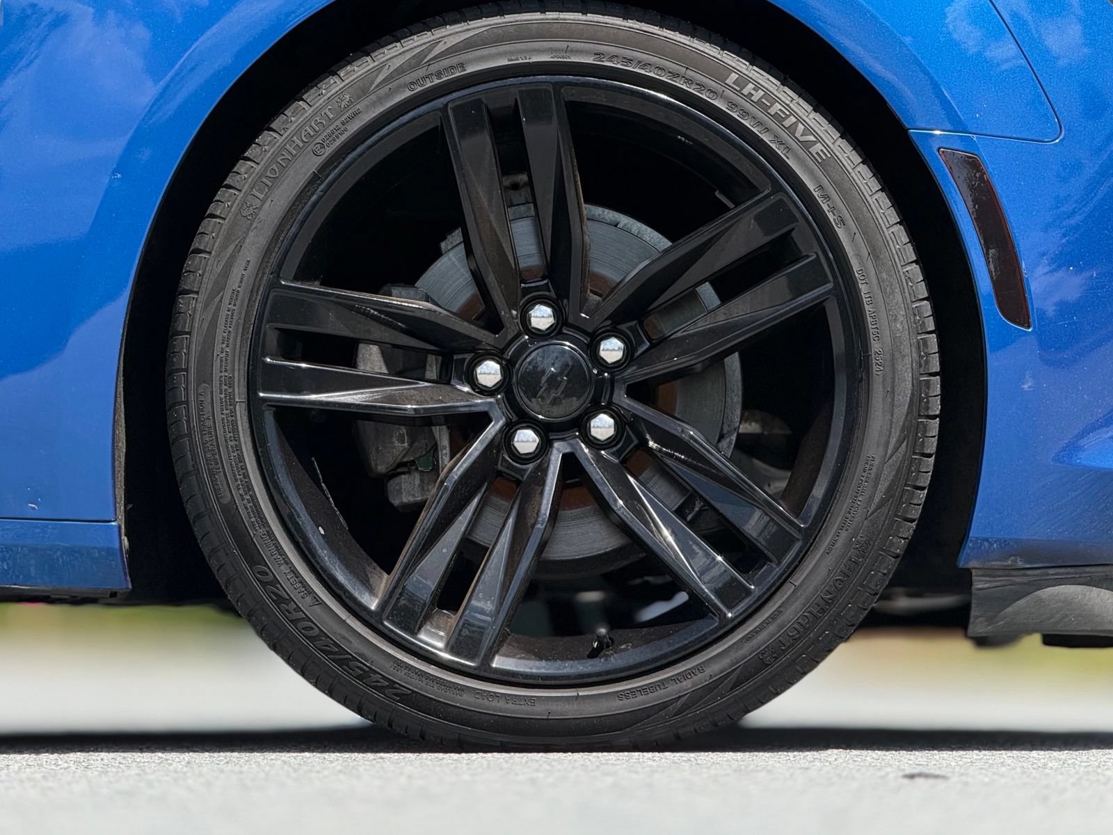 Used 2017 Chevrolet Camaro LT RWD image 19