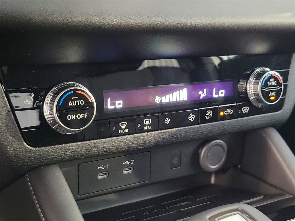 New 2025 Mitsubishi Outlander SE image 21