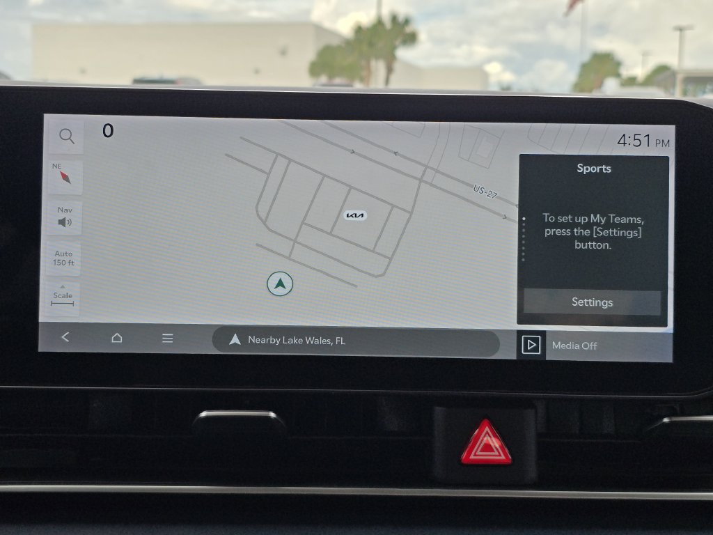 Certified 2025 Kia Carnival EX FWD image 29
