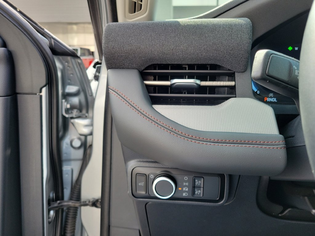 Certified 2025 Ford Explorer Active RWD image 23