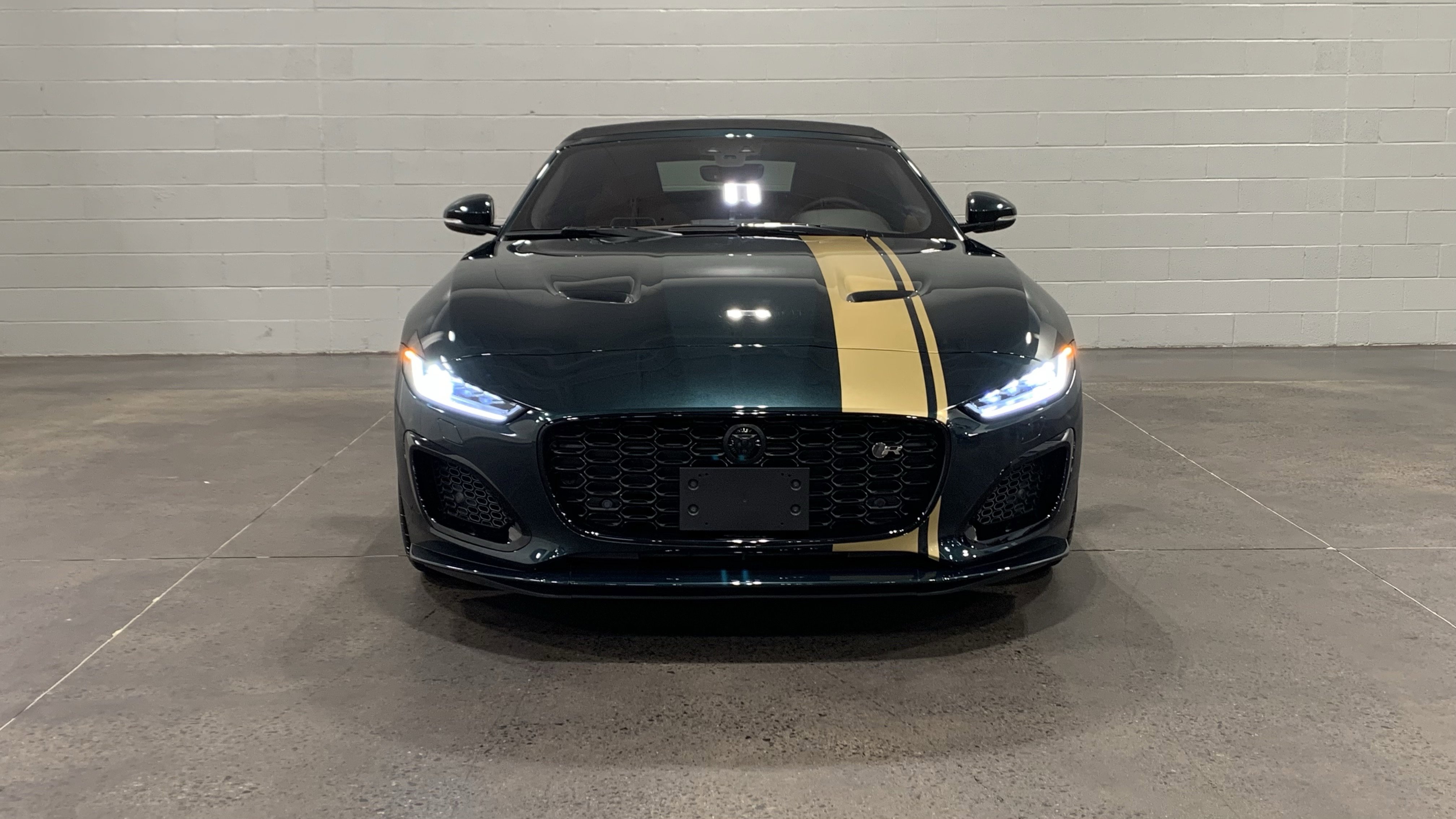 New 2024 Jaguar F-TYPE R image 8