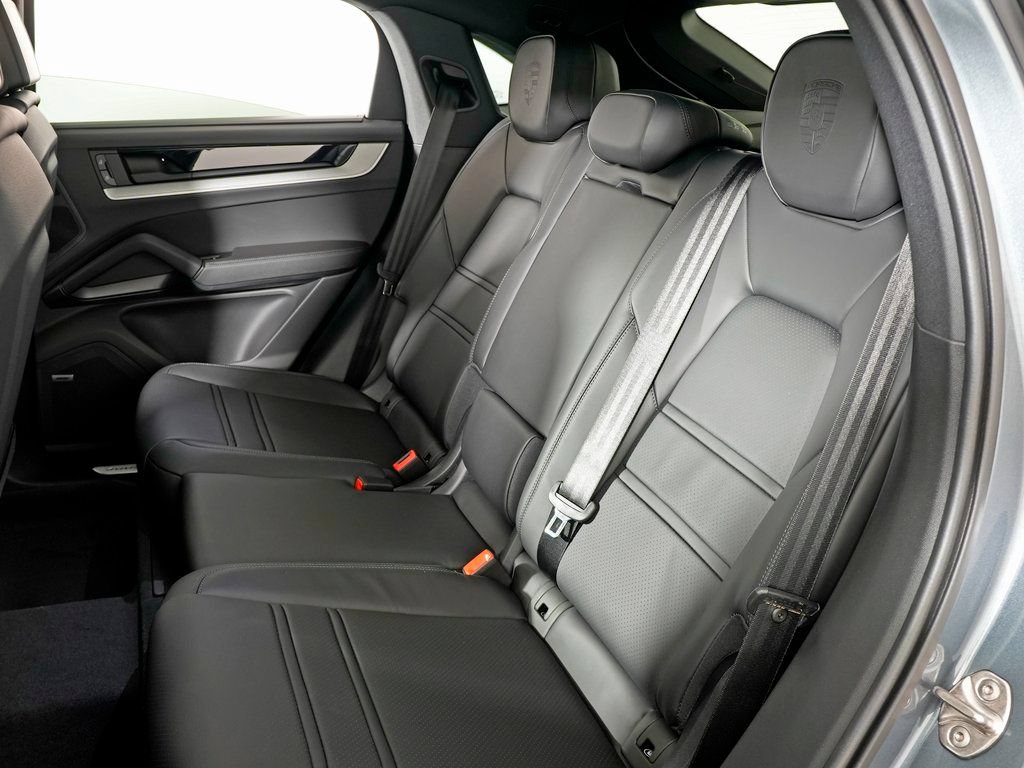 Certified 2026 Porsche Cayenne Coupe AWD/4WD image 35