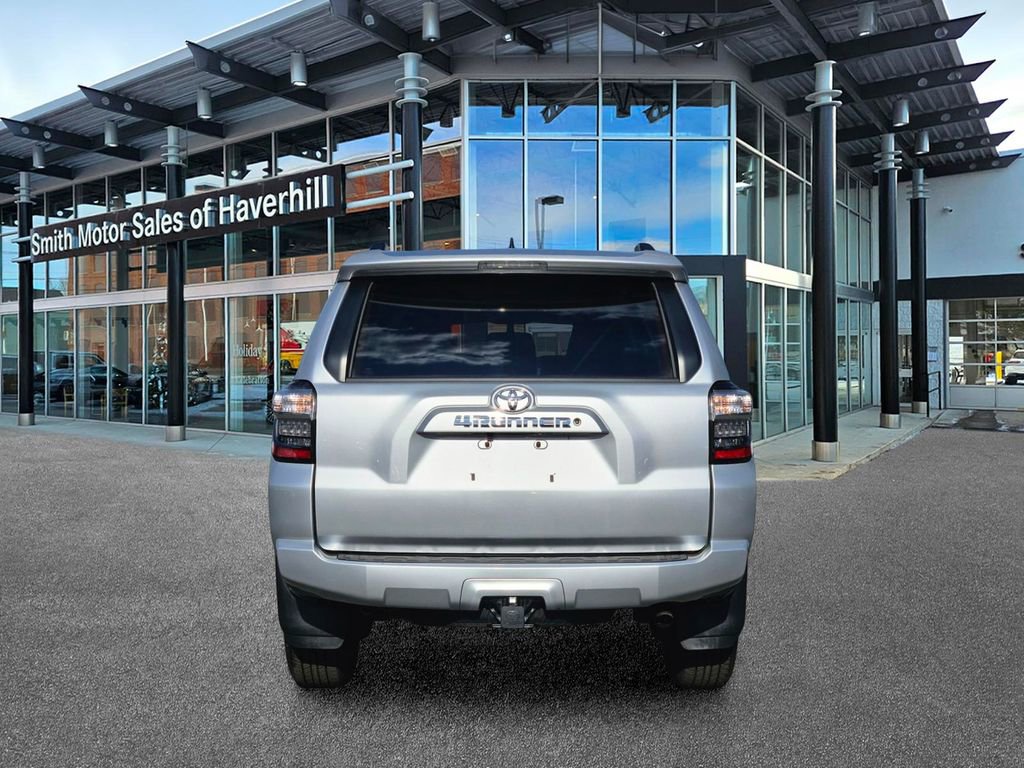 Used 2019 Toyota 4Runner SR5 AWD/4WD image 4