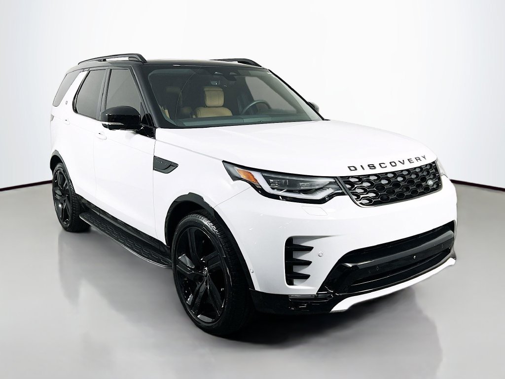 Used 2025 Land Rover Discovery Dynamic SE AWD/4WD image 3