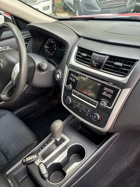 Used 2017 Nissan Altima 2.5 S w/ Power Driver Seat Package FWD image 7