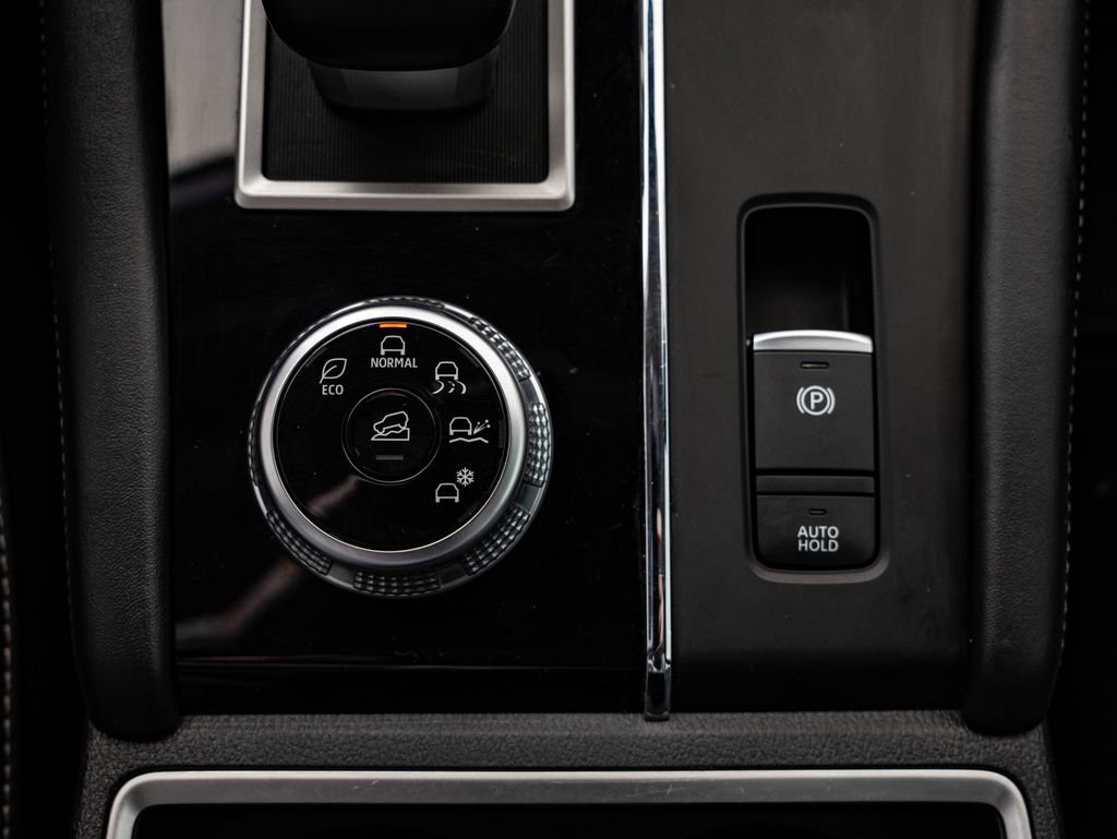 Used 2024 Mitsubishi Outlander SE image 38