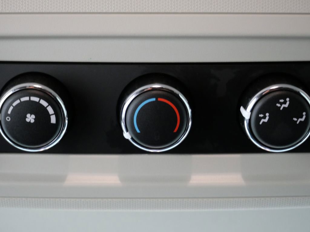 Used 2020 Dodge Journey SE w/ SE Popular Equipment Group image 24