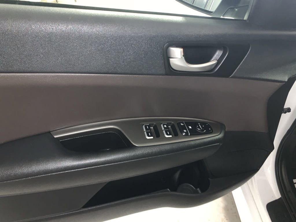 Used 2020 Kia Optima LX image 19