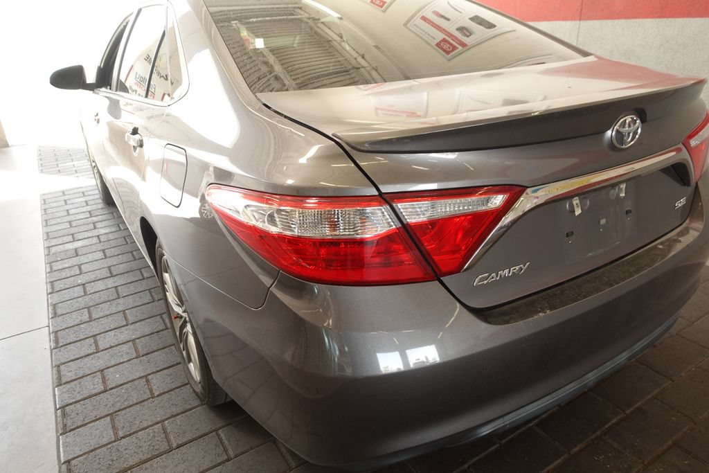 Certified 2017 Toyota Camry SE FWD image 4