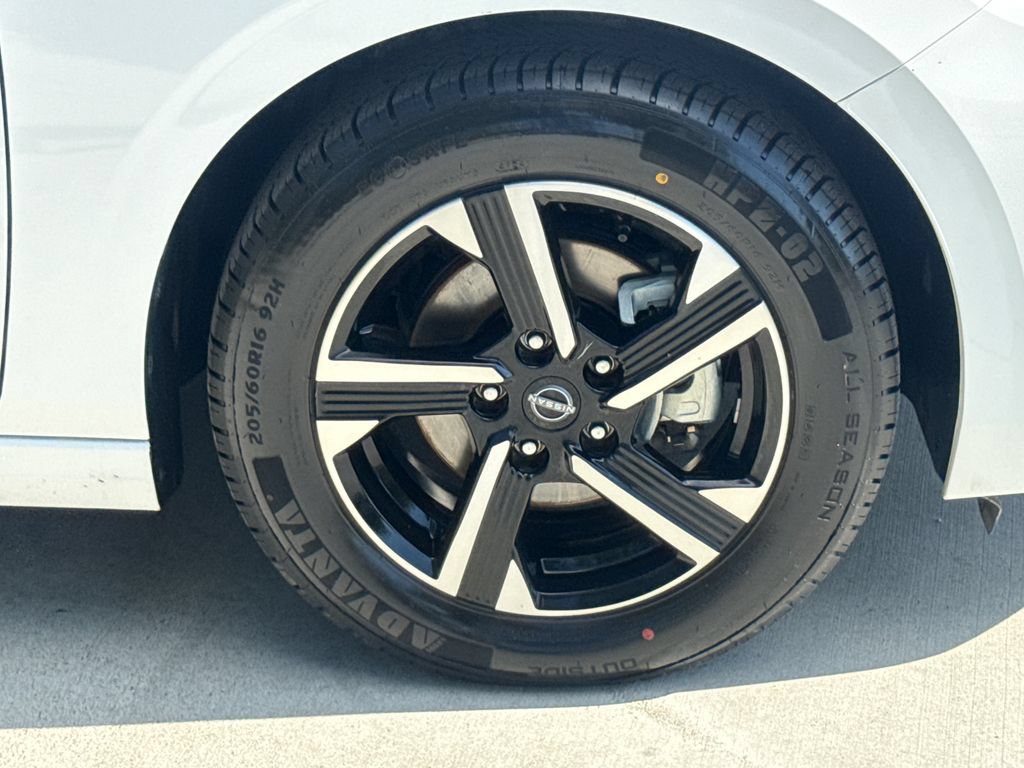 Used 2025 Nissan Sentra SV FWD image 11