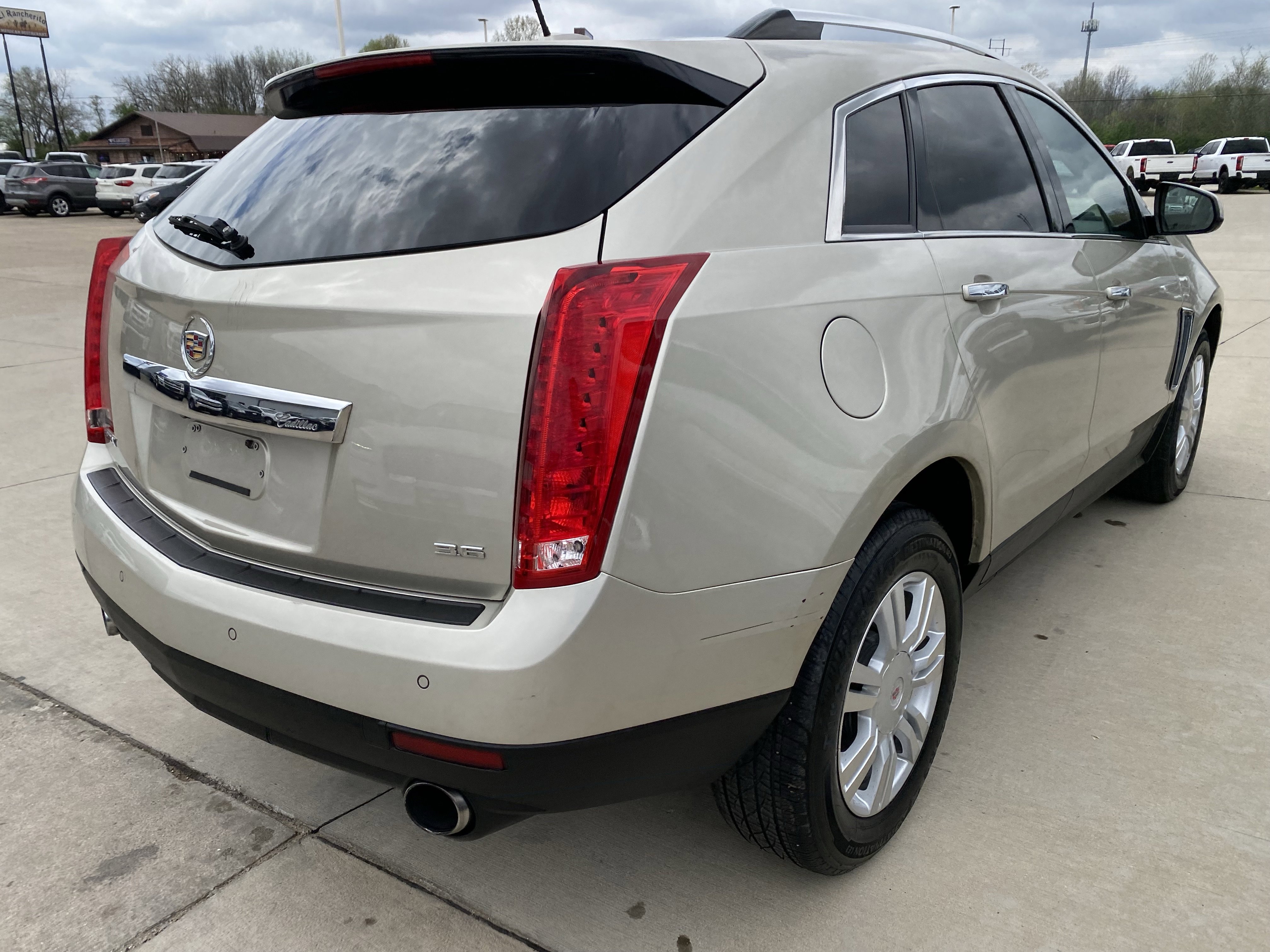Used 2015 Cadillac SRX Luxury image 7