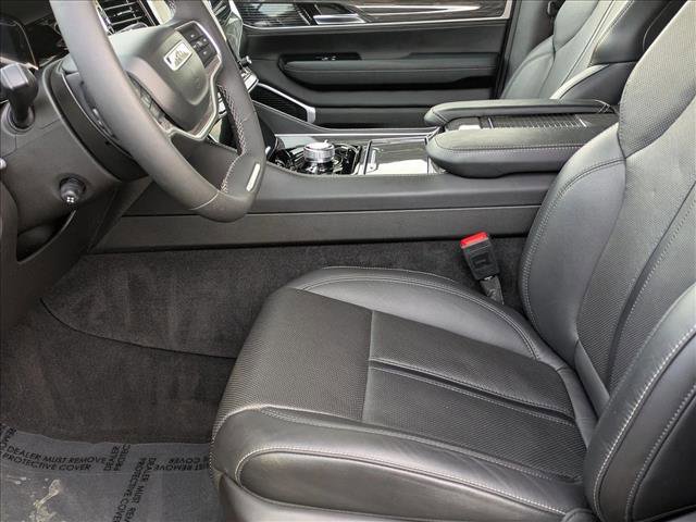 Used 2022 Jeep Wagoneer Series III w/ Flexible Seating Group image 16