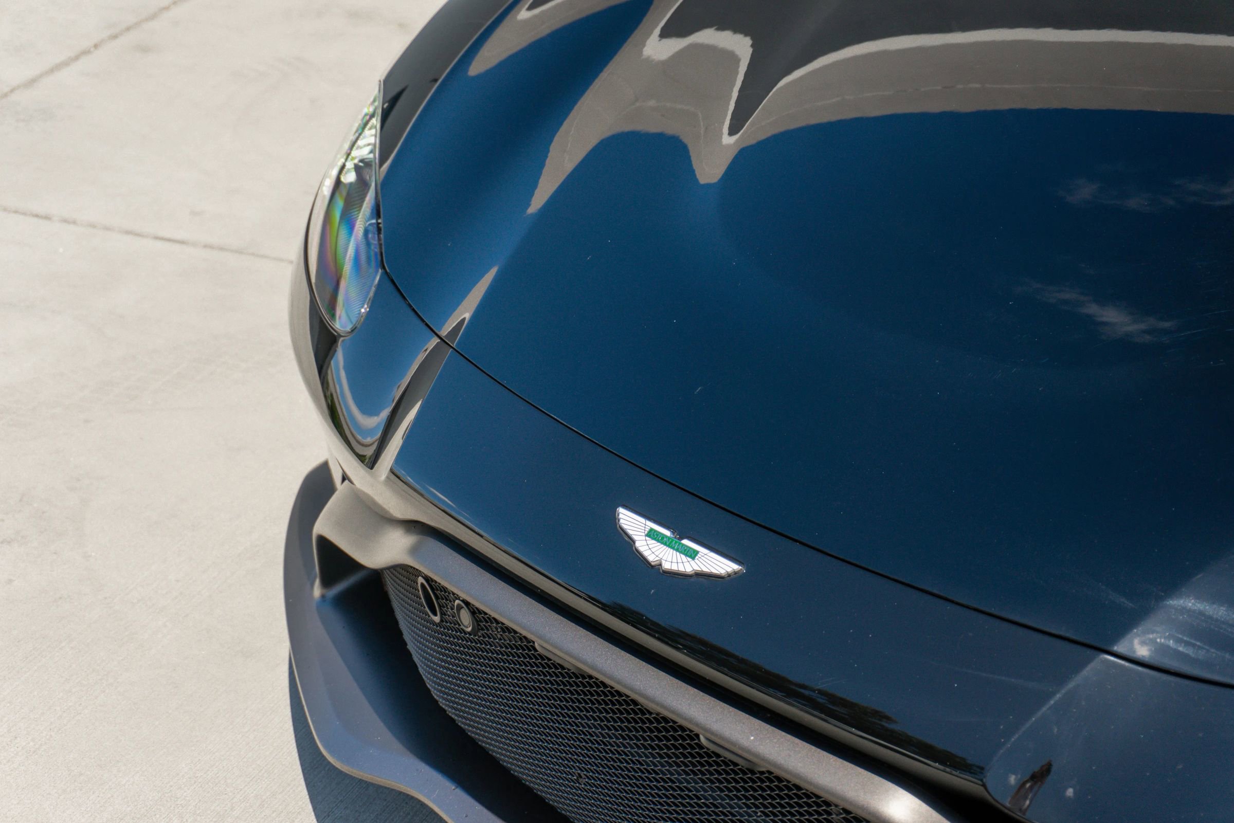 Used 2020 Aston Martin V8 Vantage Coupe image 22