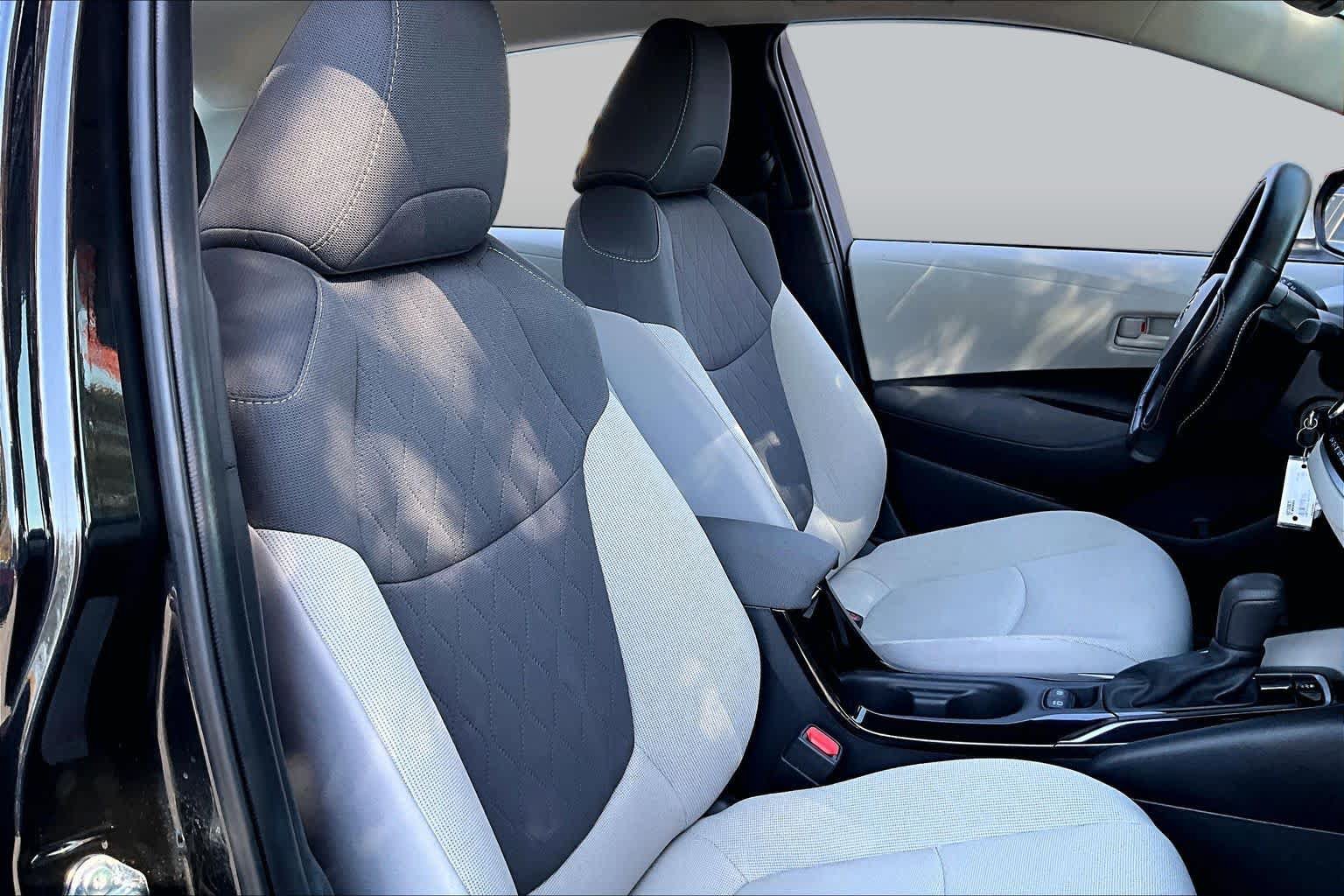 Used 2022 Toyota Corolla LE w/ Carpet Mat Package (TMS) FWD image 8