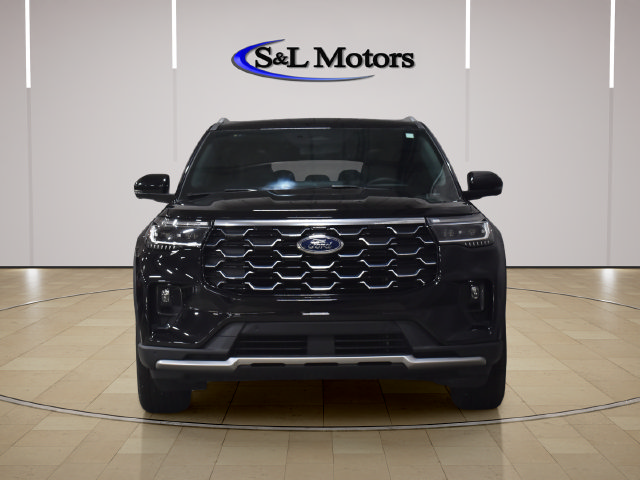 Used 2026 Ford Explorer Platinum AWD/4WD image 2
