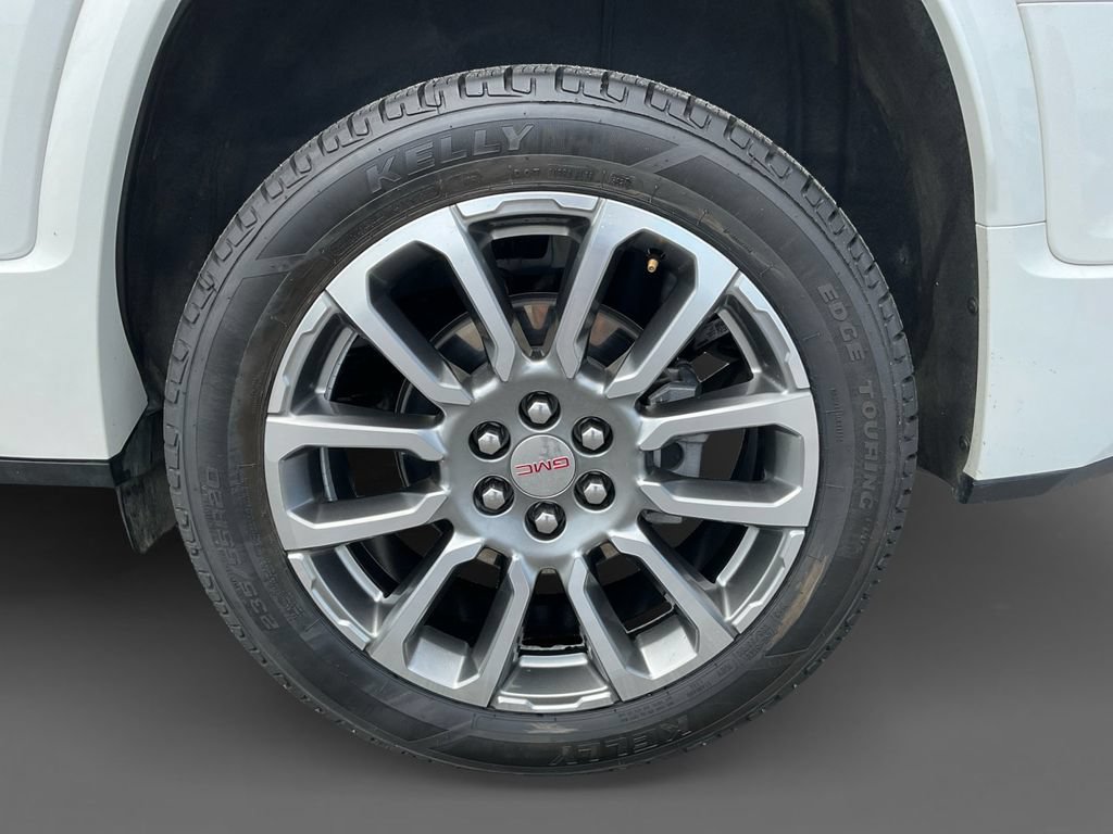 Used 2023 GMC Acadia Denali w/ Denali Ultimate Package FWD image 9