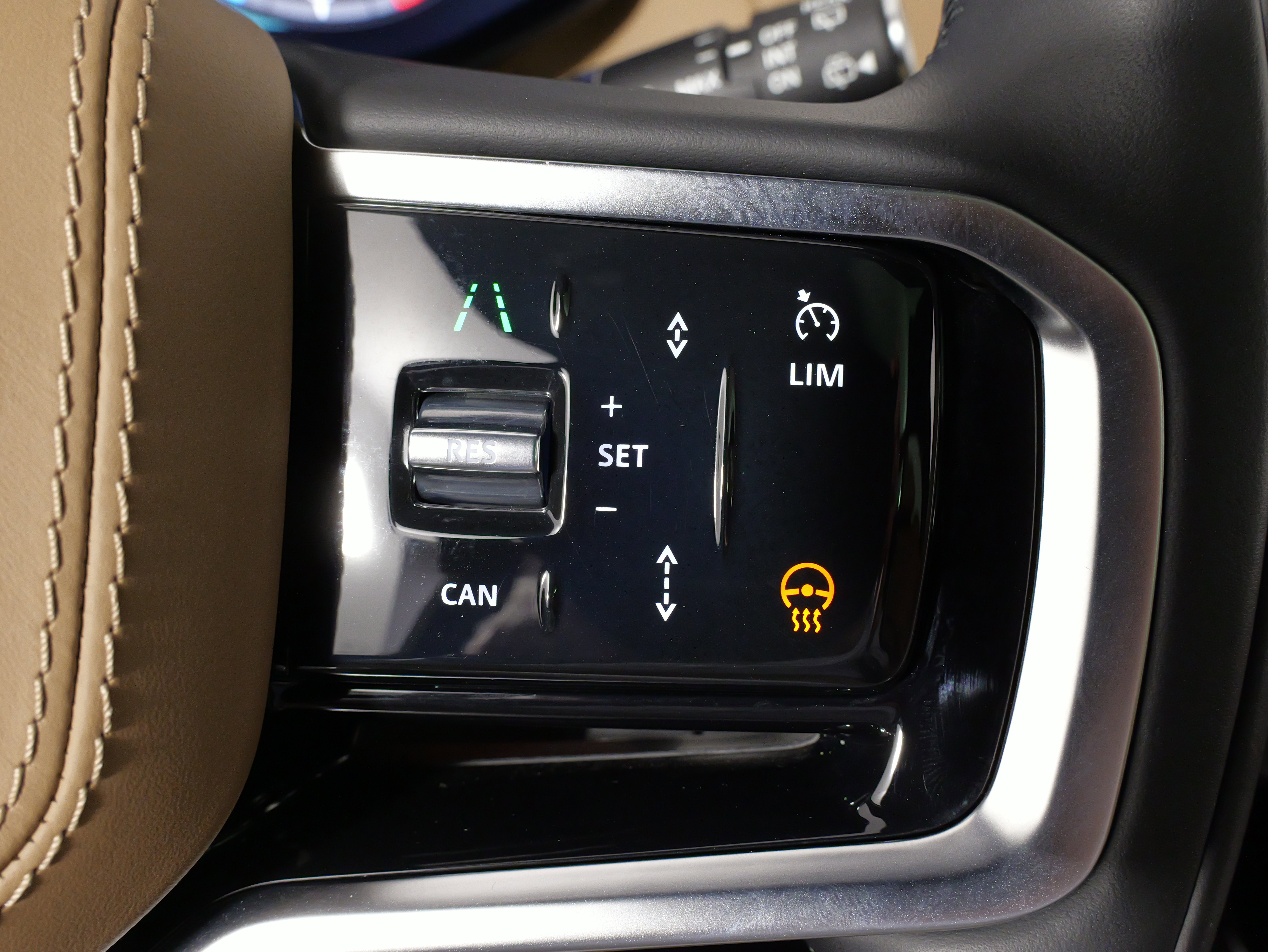 Used 2025 Land Rover Range Rover Sport SE image 39