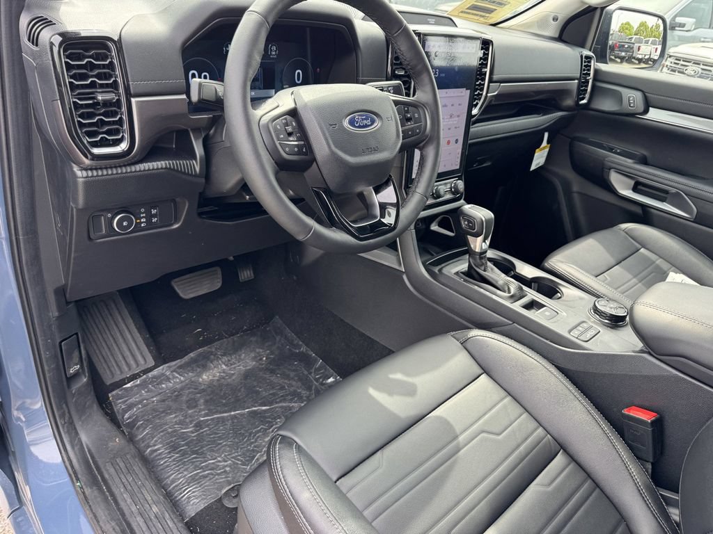 Used 2025 Ford Ranger Lariat w/ FX4 Off-Road Package AWD/4WD image 16