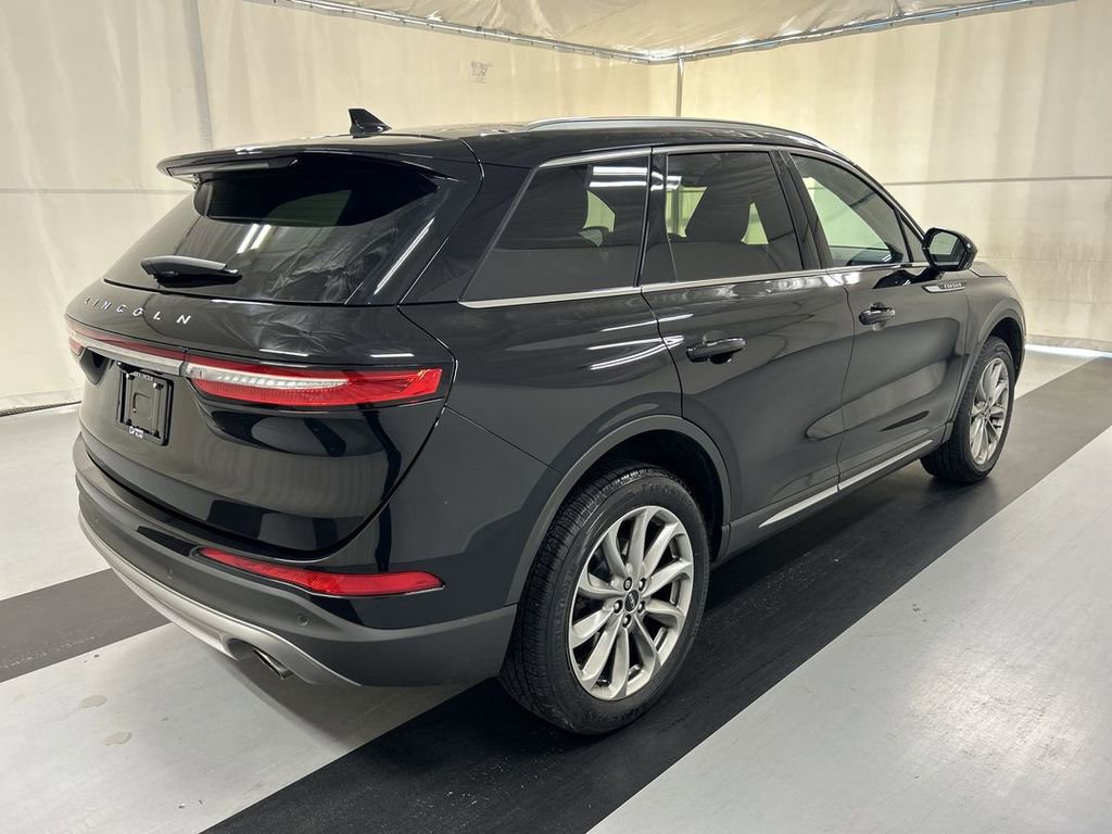 Used 2022 Lincoln Corsair Standard w/ Premium Package image 8