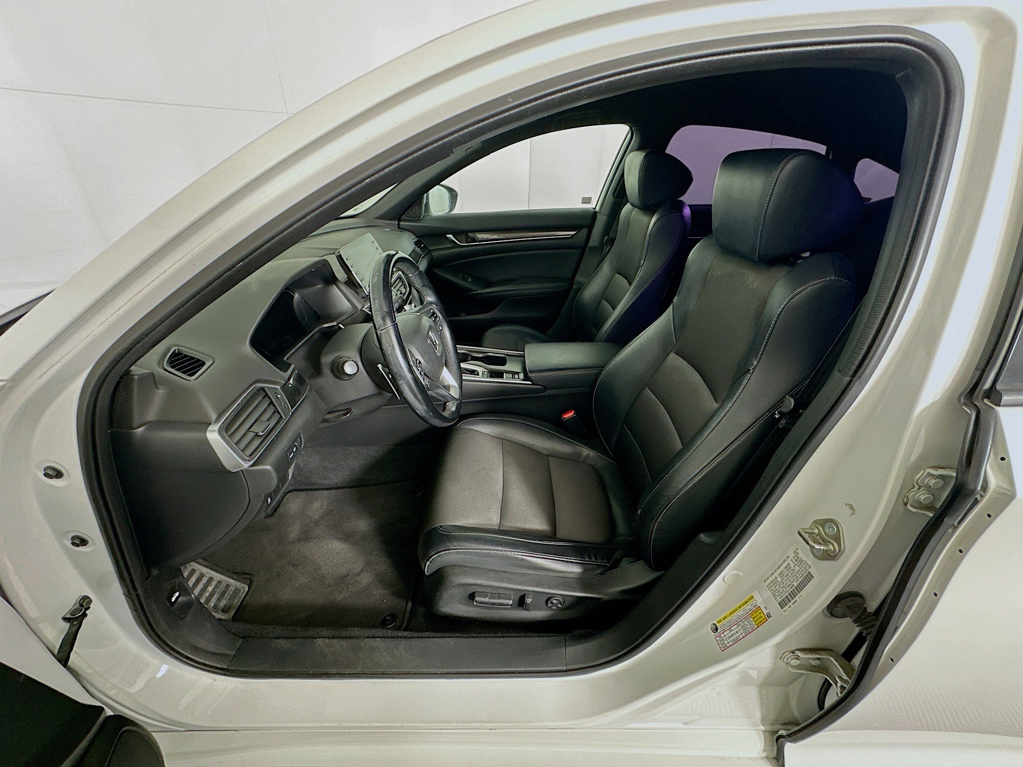 Used 2018 Honda Accord Sport image 13