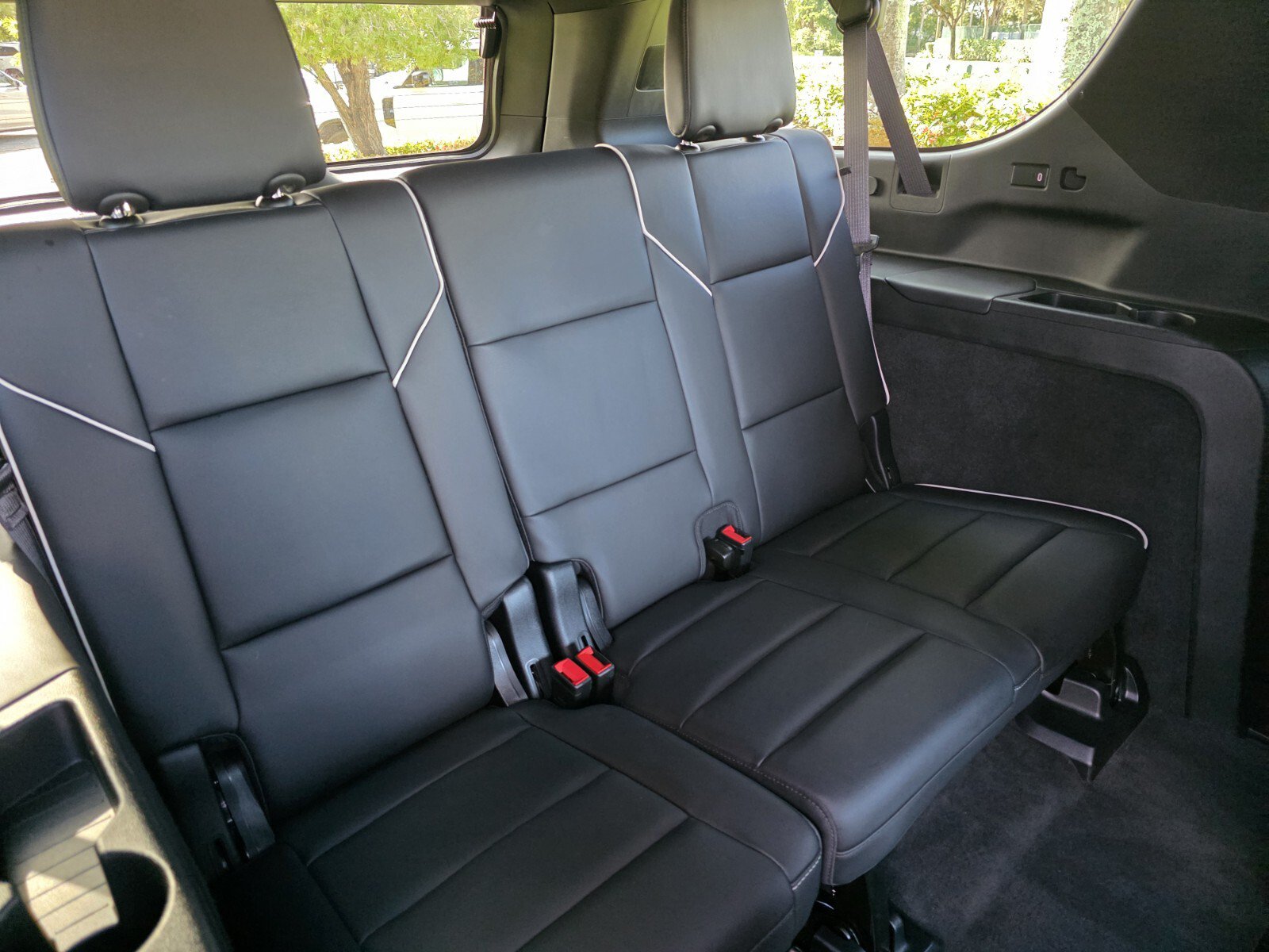 Used 2024 Cadillac Escalade ESV Premium Luxury w/ Performance Package AWD/4WD image 26