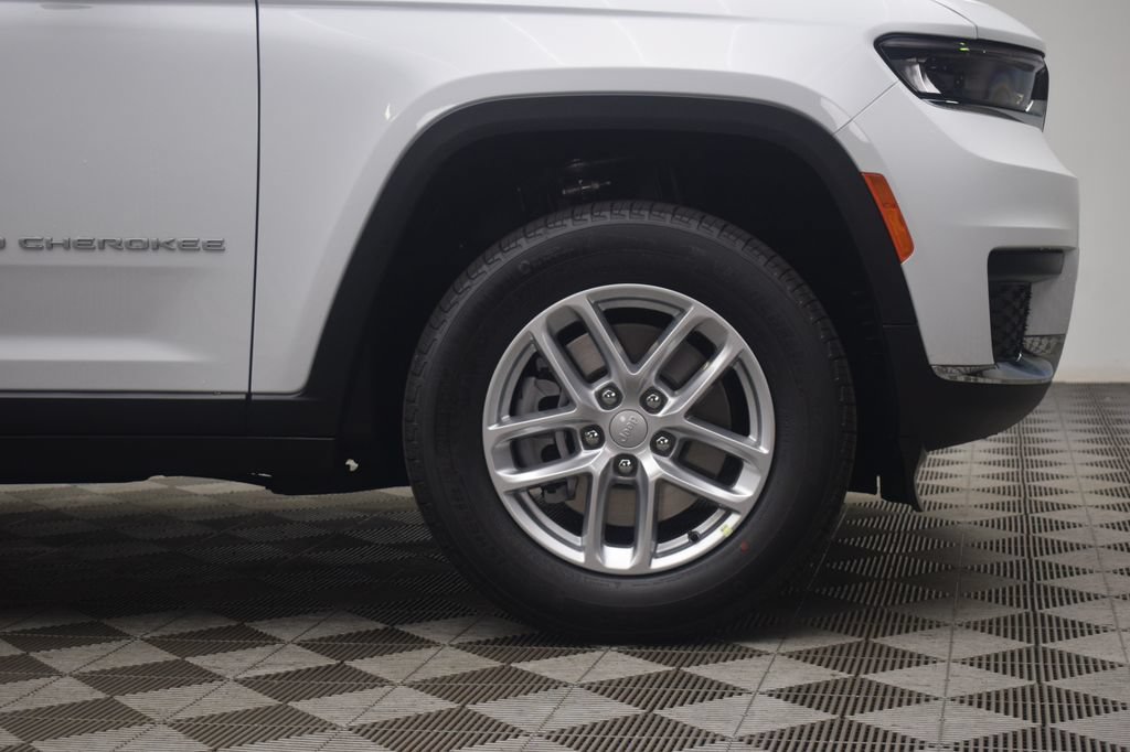 New 2026 Jeep Grand Cherokee L Laredo w/ Trailer Tow Package AWD/4WD image 6