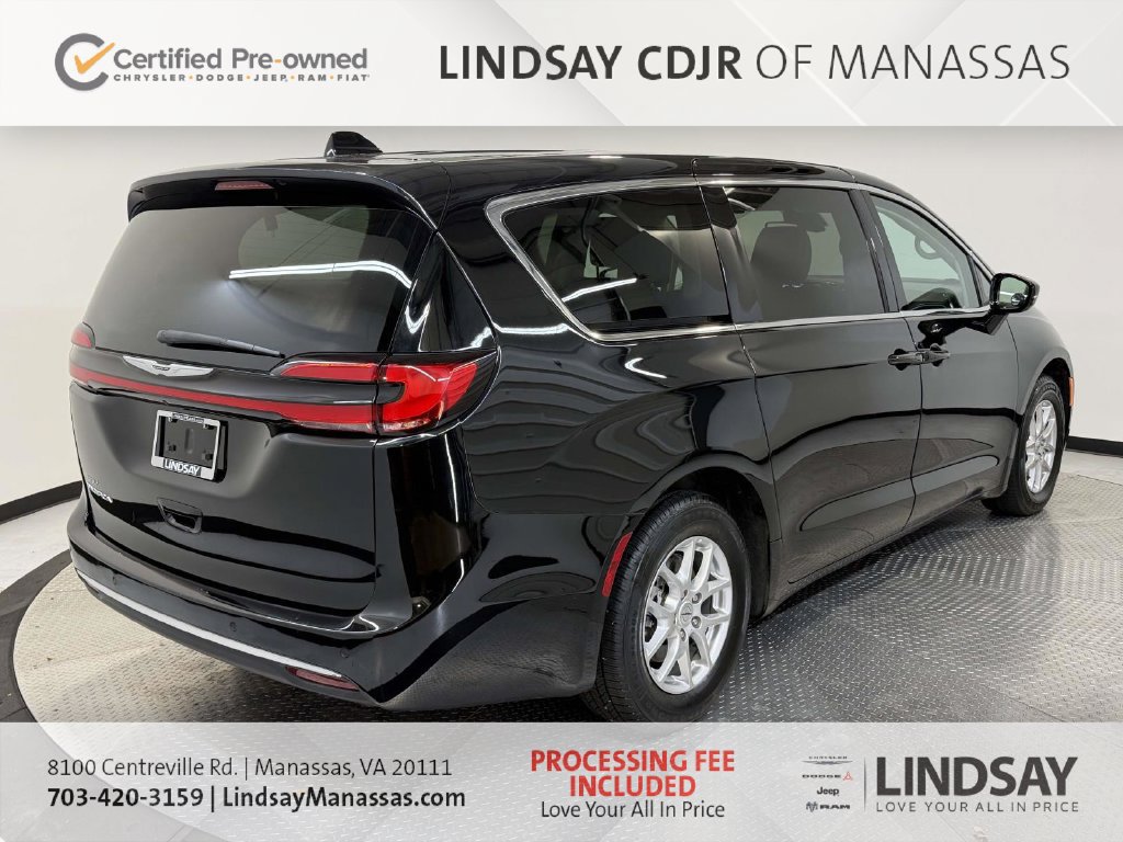 Certified 2024 Chrysler Pacifica Touring-L FWD image 9