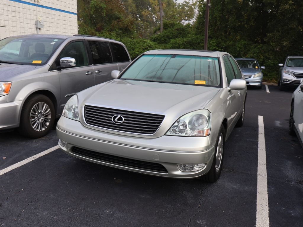 Used 2002 Lexus LS 430 RWD image 3