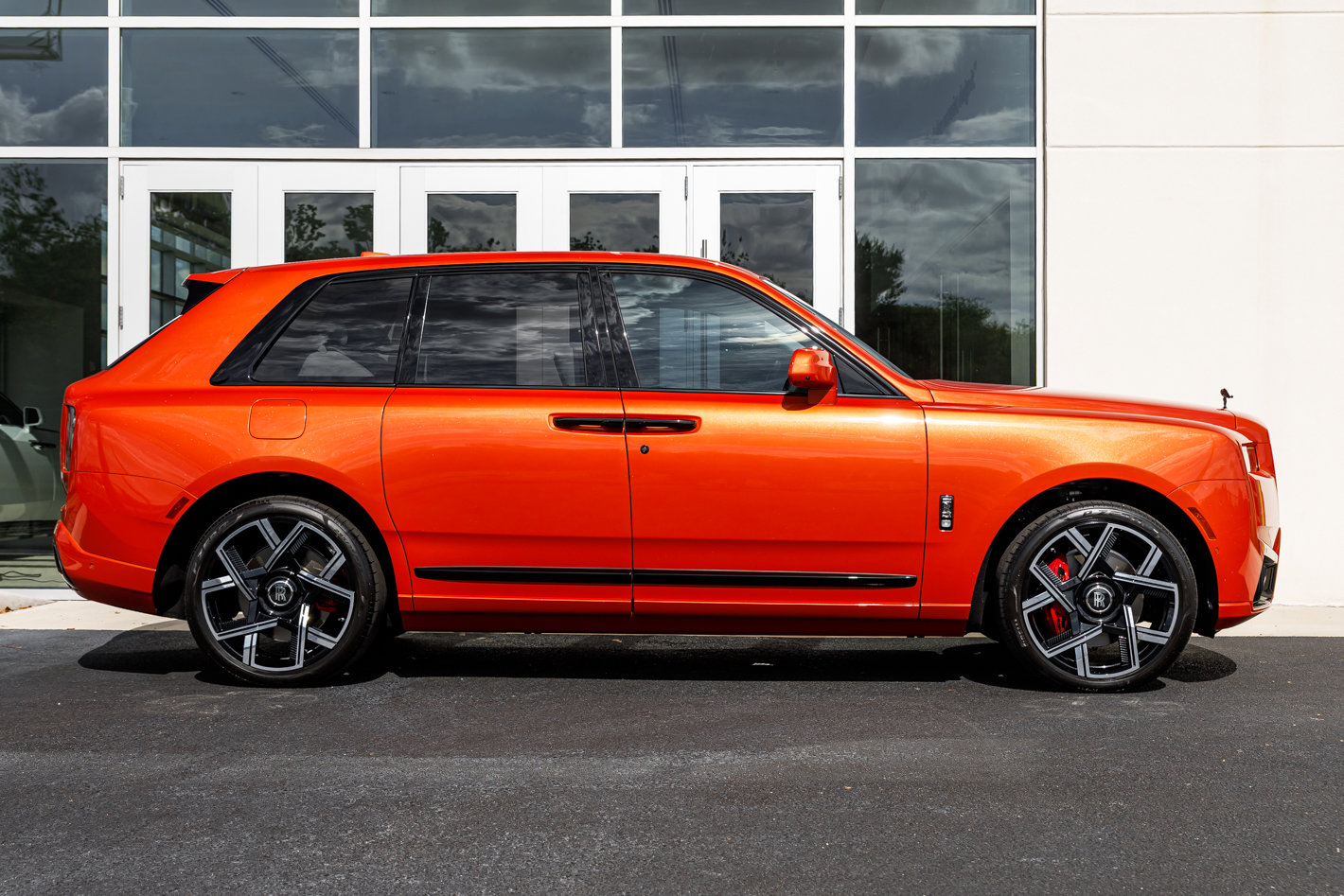 Certified 2026 Rolls-Royce Cullinan Black Badge AWD/4WD image 44