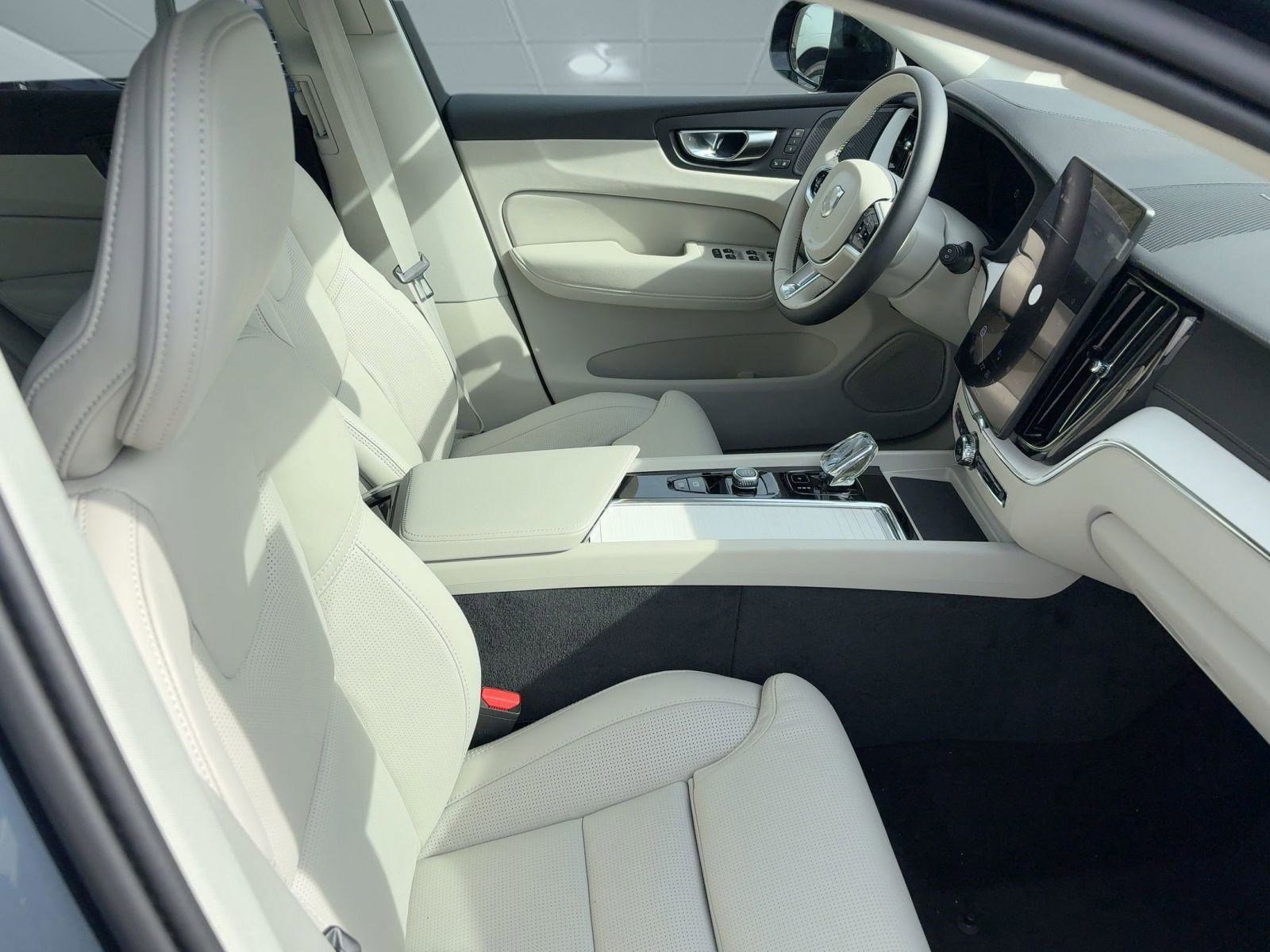 New 2026 Volvo XC60 B5 Ultra w/ Protection Package Premier image 30