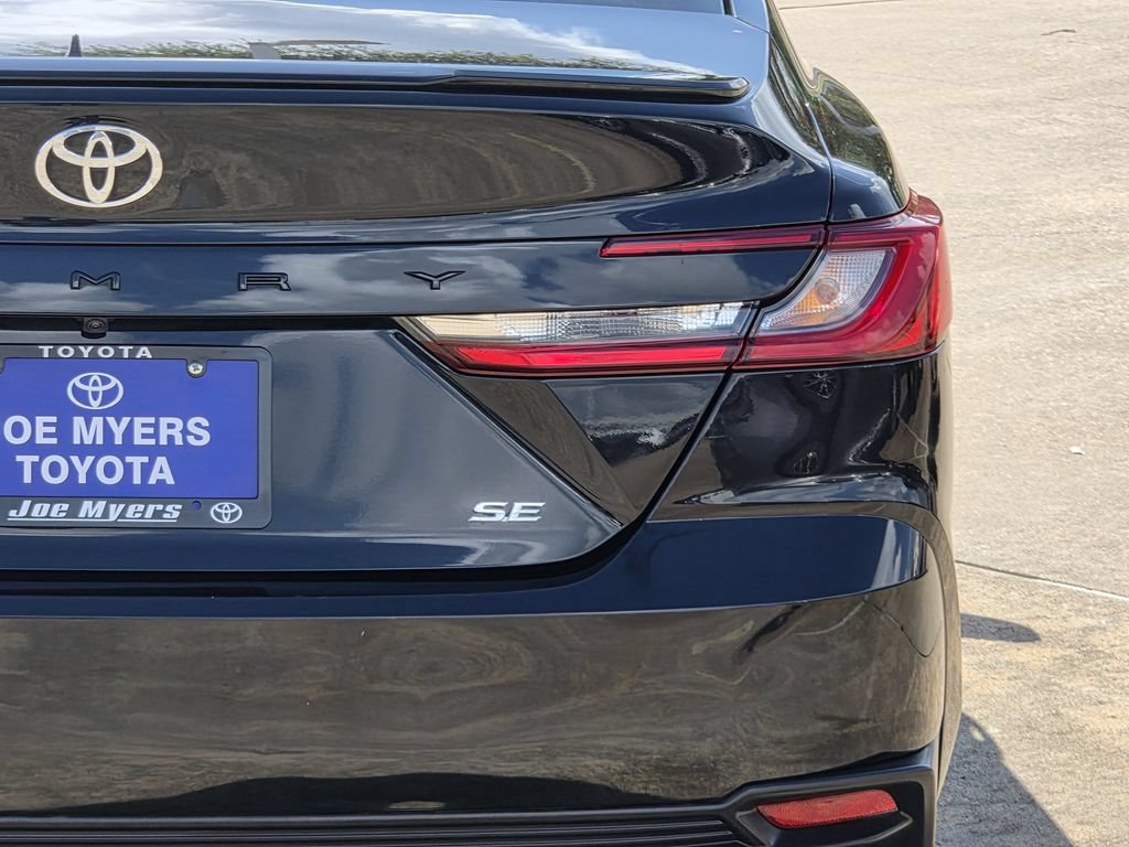 Used 2025 Toyota Camry SE FWD image 9