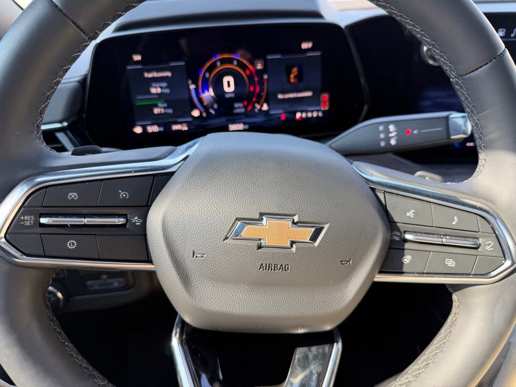 Used 2025 Chevrolet Suburban Premier image 16