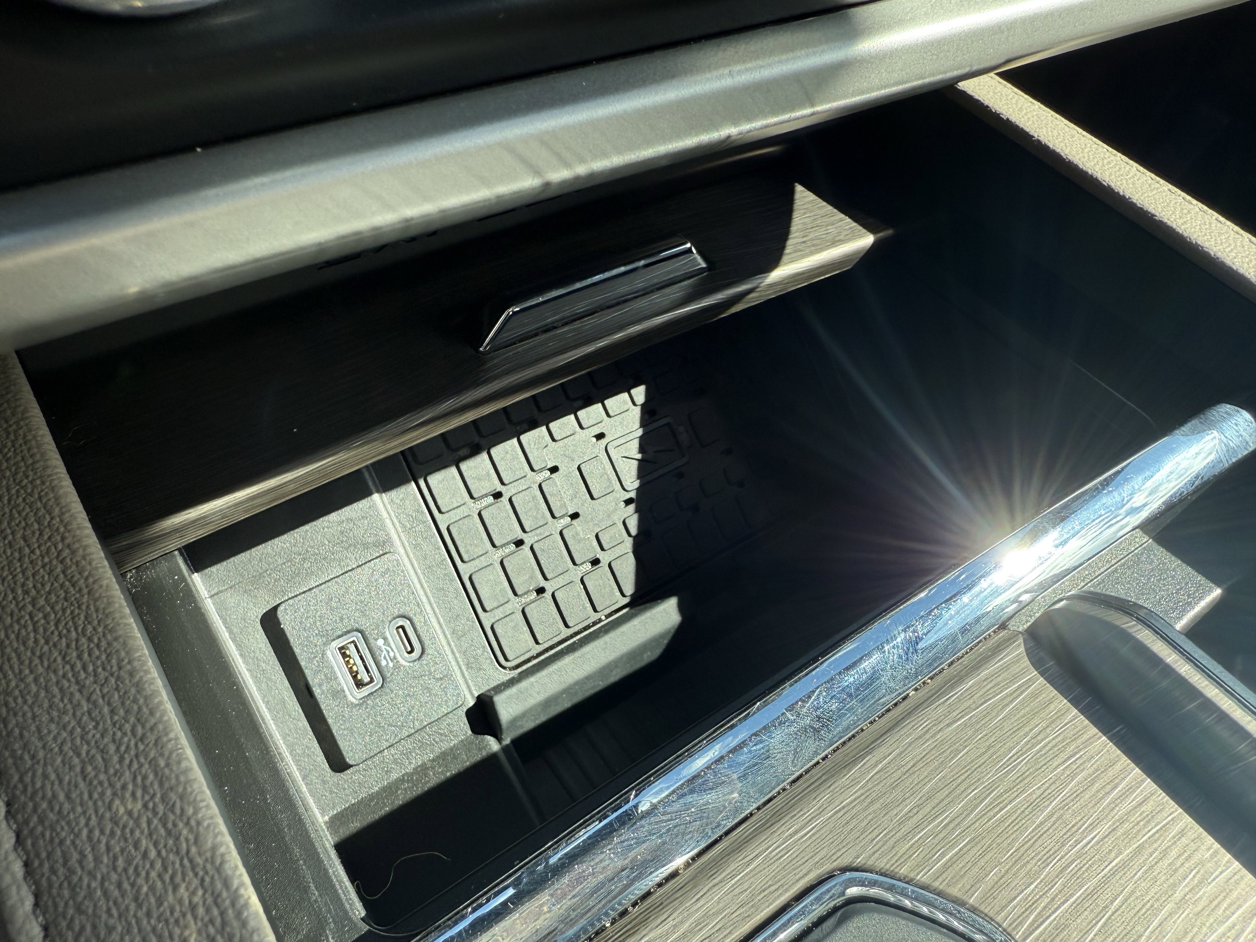Used 2024 Ford Expedition Limited image 26