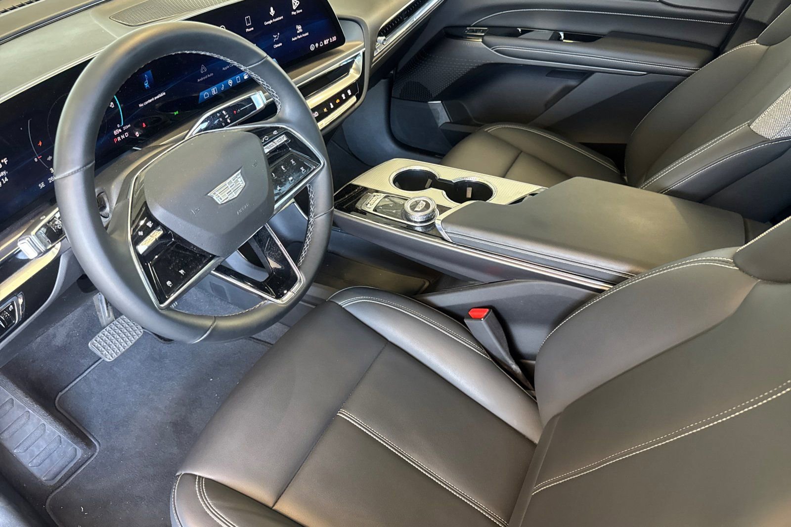 Certified 2024 Cadillac Lyriq Tech w/ Driver Assist Package AWD/4WD image 9