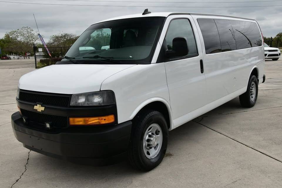 Used 2019 Chevrolet Express 3500 LS RWD image 3