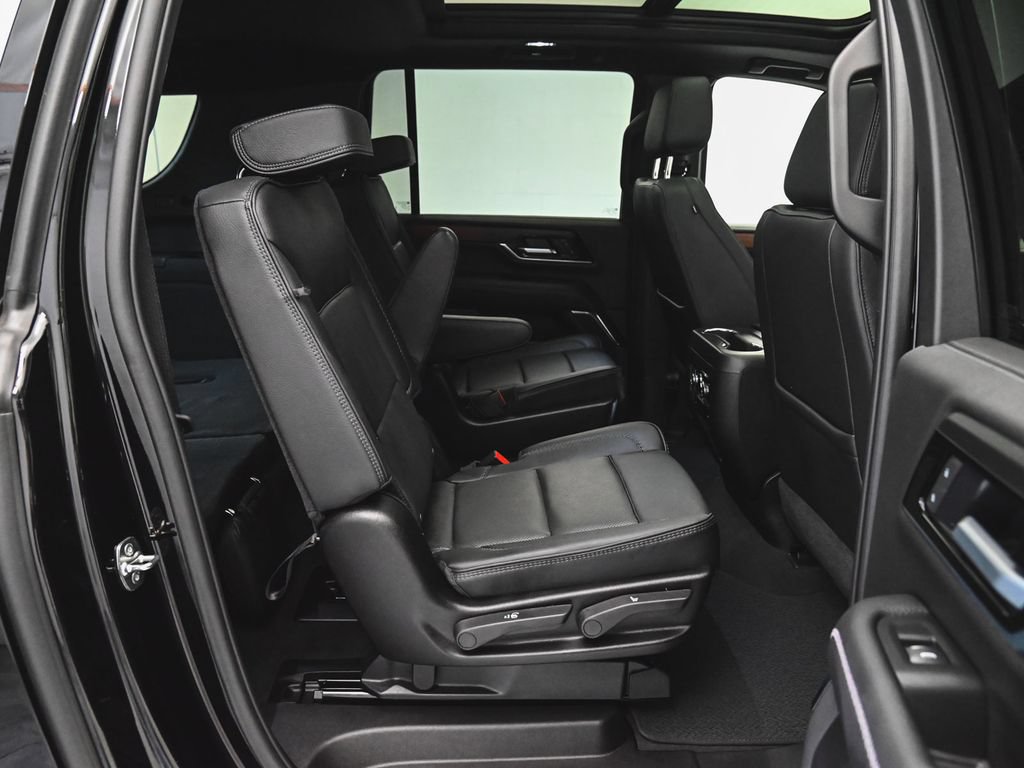 Used 2026 GMC Yukon XL Denali w/ Sun & Power Step Package AWD/4WD image 34
