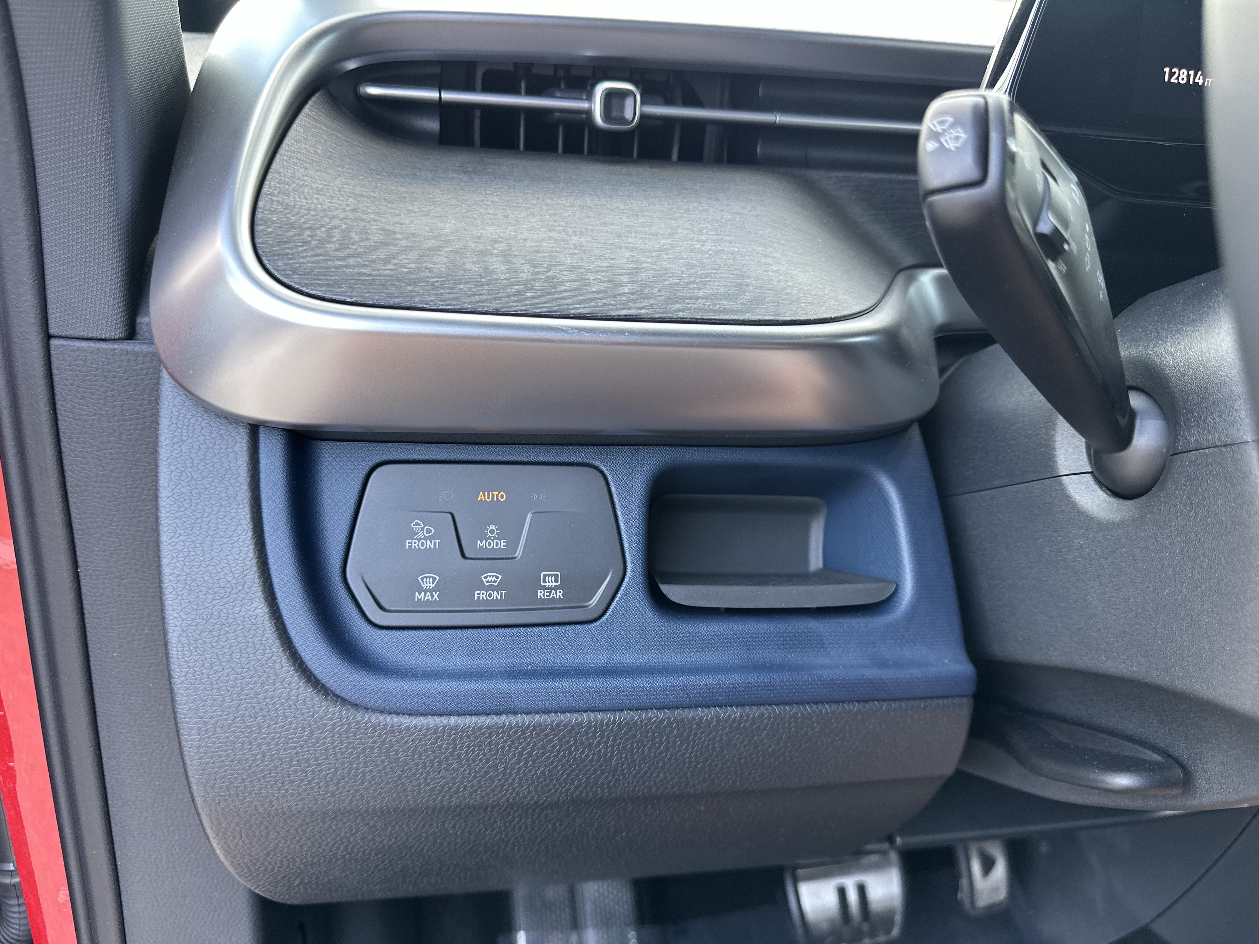 Certified 2025 Volkswagen ID. Buzz Pro S Plus AWD/4WD image 28