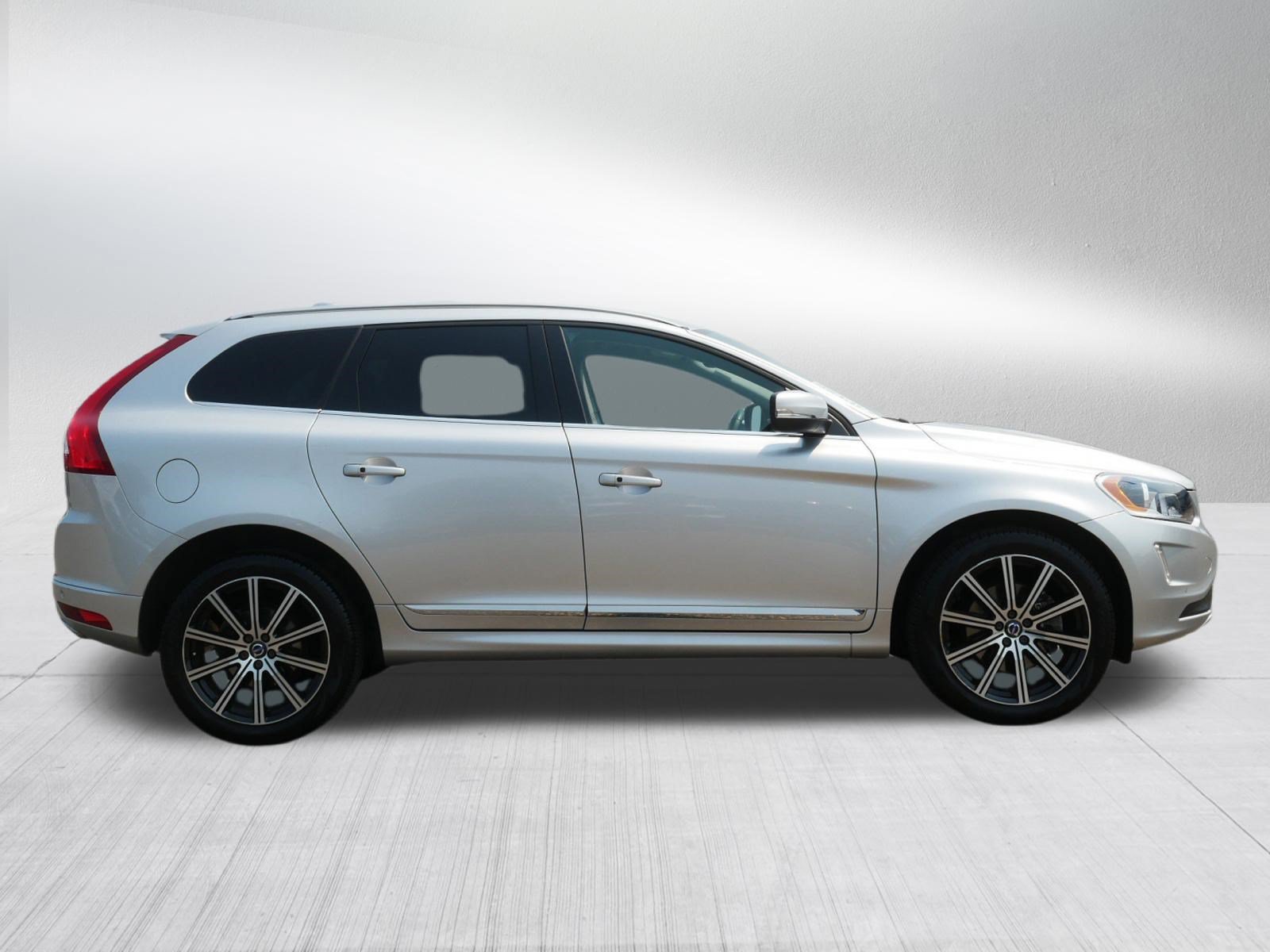 Used 2015 Volvo XC60 T6 w/ Proximity Package AWD/4WD image 8