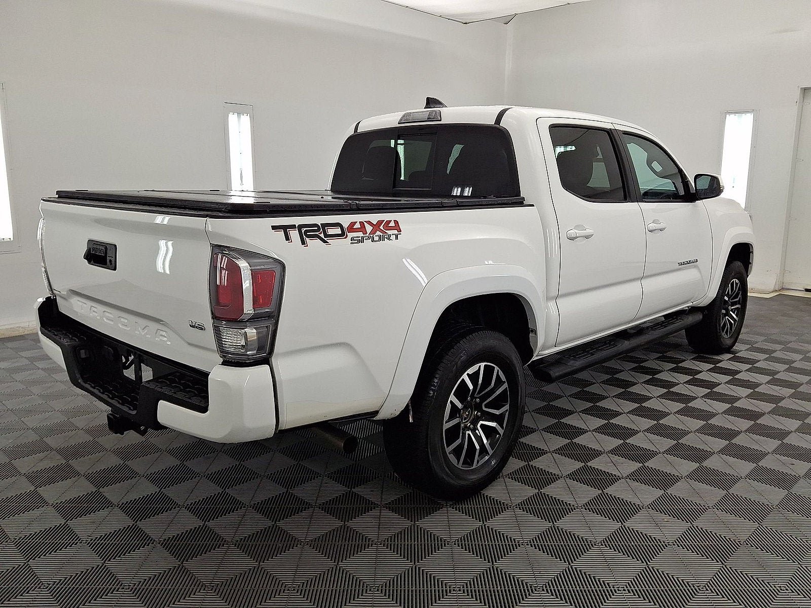 Used 2023 Toyota Tacoma TRD Sport AWD/4WD image 16