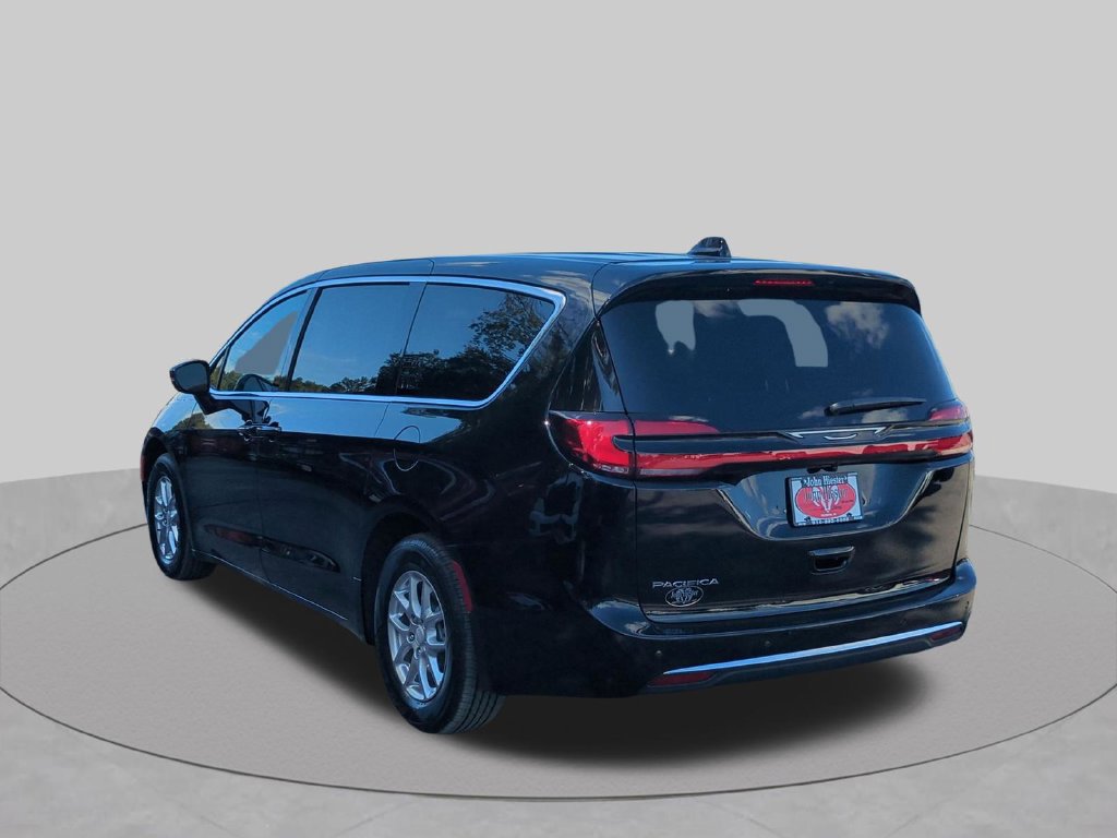 New 2027 Chrysler Pacifica Select FWD image 6