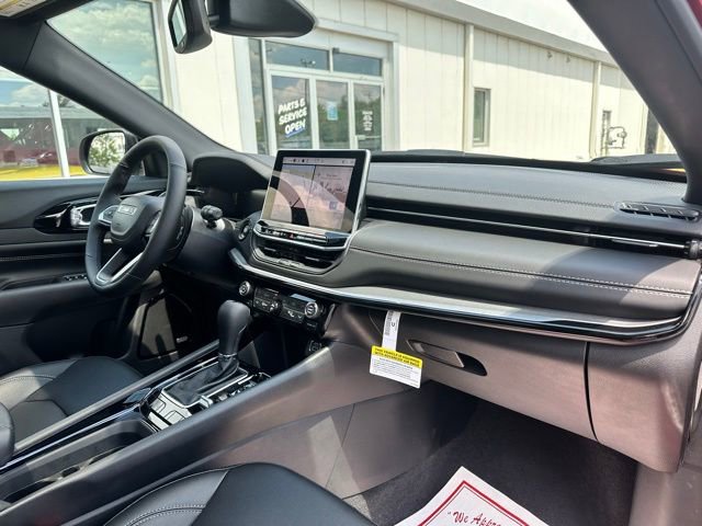 Used 2024 Jeep Compass Limited w/ High Altitude Package image 15